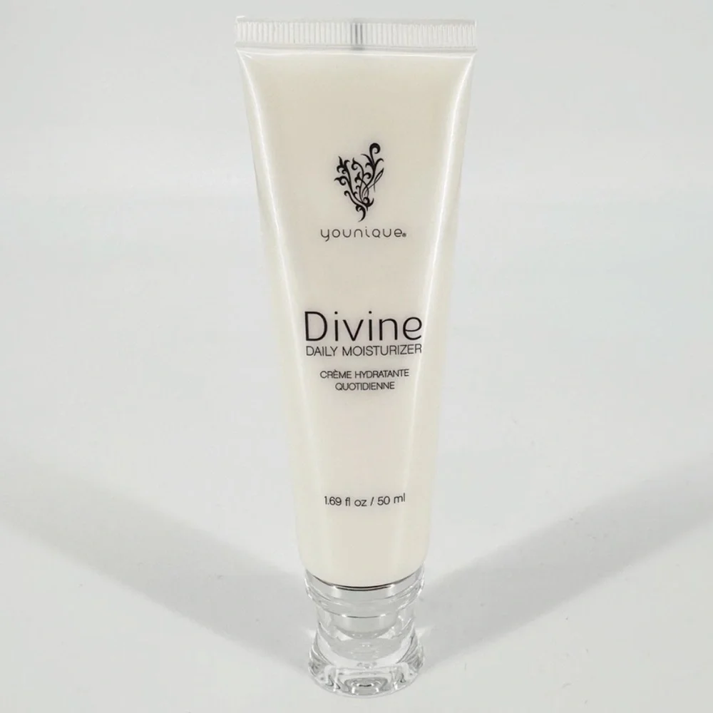 NEW Younique Divine Daily Moisturizer